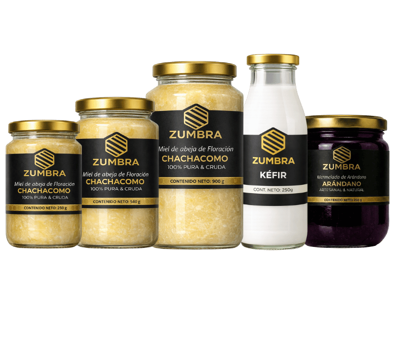 Gama de productos Zumbra que incluye tres frascos de miel de abeja floración Chachacomo pura y cruda de 250g, 540g y 900g, una botella de Kéfir de 250g y un frasco de mermelada de arándano artesanal de 250g.