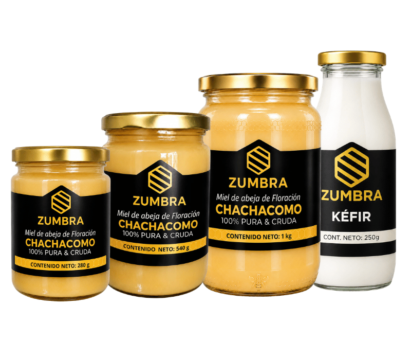 Gama de productos Zumbra que incluye tres frascos de miel de abeja floración Chachacomo pura y cruda de 250g, 540g y 900g, una botella de Kéfir de 250g y un frasco de mermelada de arándano artesanal de 250g.